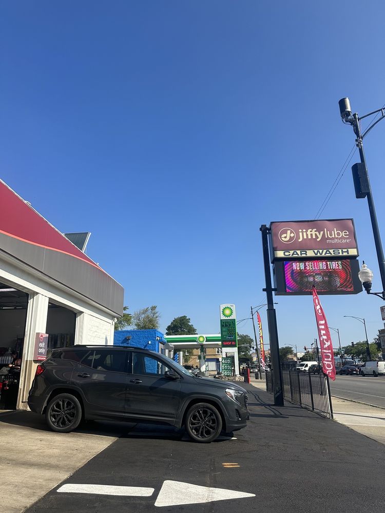 JIFFY LUBE Updated September 2024 19 Photos & 70 Reviews 2940 N
