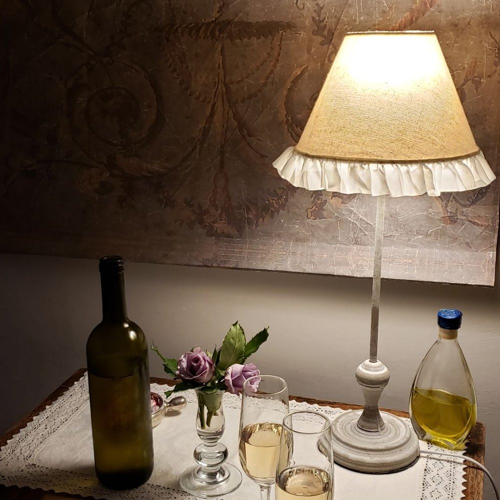 Suite Royal - Complimentary bottle of white wine and some foccacia to welcome us - Vacation Rentals Near Me - La Spezia, SP