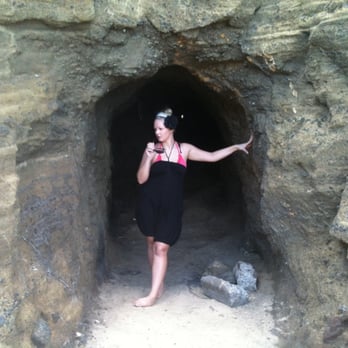 Halona Beach Cove - Beaches Near Me - Honolulu, Hawaii