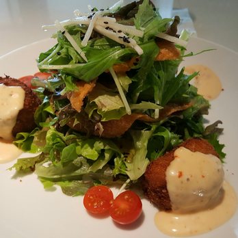 Hilo Bay Cafe - Crabs Cake Salad - New American Near Me - Hilo, Hawaii Hilo Bay Cafe - Crabs Cake Salad - New American Near Me - Hilo, Hawaii