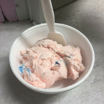 Dribbles - Scituate - a bowl of ice cream - Ice Cream & Frozen Yogurt Near Me - Scituate, Massachusetts