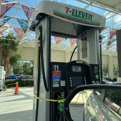 7-Eleven - Some pumps out of service