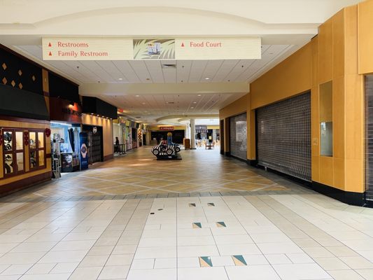 Boynton Beach Mall by null