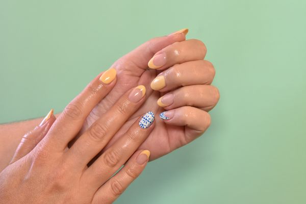 Hello Birdie Nail & Lash Lab by null