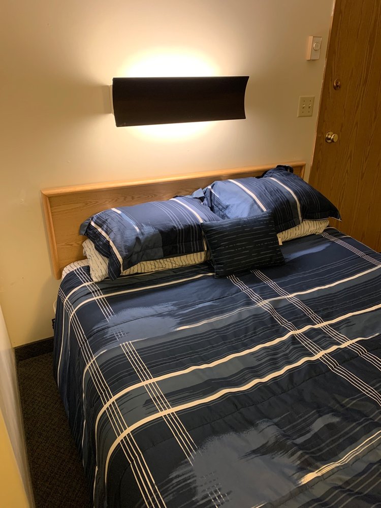 GOLDEN HILLS MOTEL Updated August 2024 20 Reviews 4530 State St