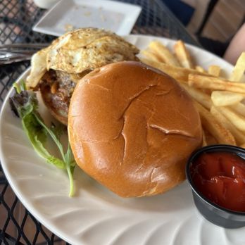 Harrison's Harbour Lights - Harbourside Burger - tasty but not medium rare - New American Near Me - Saint Michaels, Maryland