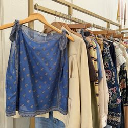The Finerie - A scarf top, so 70s