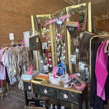 The Hub - Women's Clothing Near Me - Temple, Texas The Hub - Women's Clothing Near Me - Temple, Texas