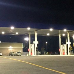 R Mz Truck Stop - Truck Fueling