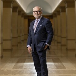 The Geldner Center - Dr.Peter Geldner is a Board Certified Plastic Surgeon. He has been in practice for over 25 years.