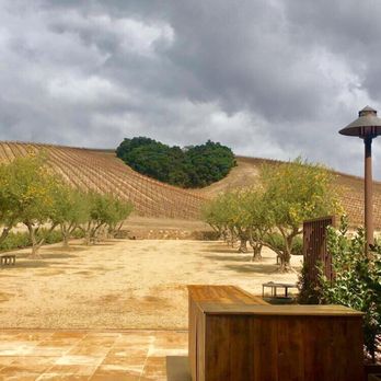 Niner Wine Estates - Wine Tasting Room Near Me - Paso Robles, California Niner Wine Estates - Wine Tasting Room Near Me - Paso Robles, California