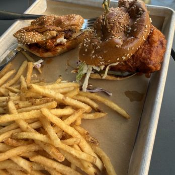 Perennial on Lockwood - Buffalo chicken sandwich - Breweries Near Me - Saint Louis, Missouri Perennial on Lockwood - Buffalo chicken sandwich - Breweries Near Me - Saint Louis, Missouri