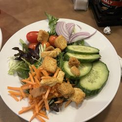 Pint and Platter - Garden salad no cheese or dressing