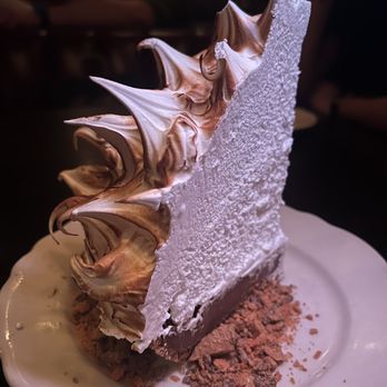 Trivoli Tavern - butterfinger pie // ig: @sandyeatslocal - American Near Me - Chicago, Illinois Trivoli Tavern - butterfinger pie // ig: @sandyeatslocal - American Near Me - Chicago, Illinois