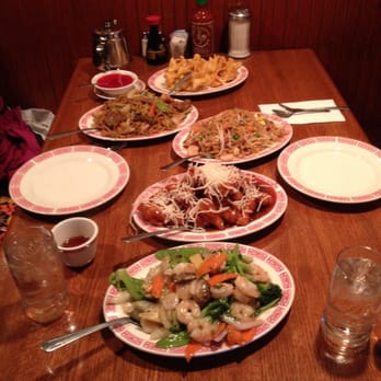 Lum-Yuen - Huge portions of chow mein, fried rice, shrimp chow yuk, crab puffs & Szechuan chicken - very tasty! - Chinese Near Me - Salem, Oregon Lum-Yuen - Huge portions of chow mein, fried rice, shrimp chow yuk, crab puffs & Szechuan chicken - very tasty! - Chinese Near Me - Salem, Oregon