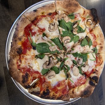 Gryff's Pub - Custom pizza. So good. - Pubs Near Me - Eugene, Oregon
