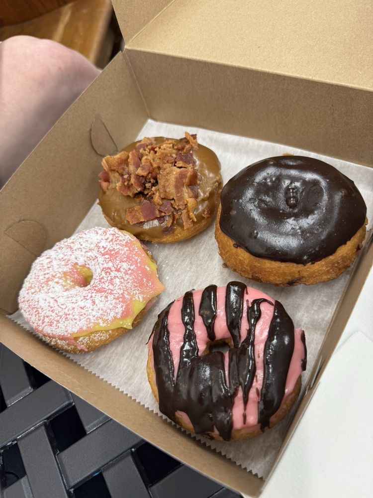 Ethan’s Donut Factory Logo