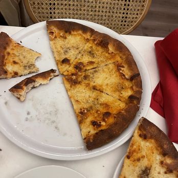 Juliet Social  - Cacio e Pepe pizza - Italian Near Me - Georgetown, Texas