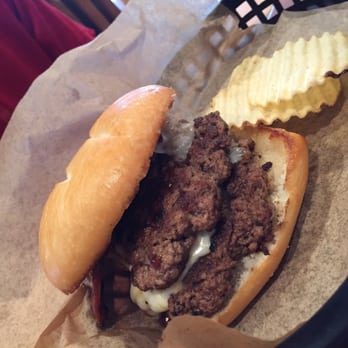 Lemonade House Grille - Dumas Walker! - Hot Dogs Near Me - Poplar Bluff, Missouri