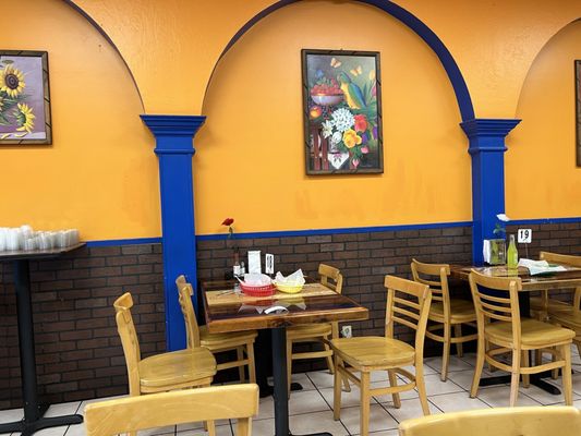 Los Cuates Taqueria by null