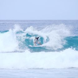Big Island Surf Company - Owner Austin AKA Ozzy Wills throwing down some rail work !
