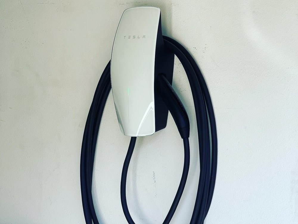 Slide of Smart Plug EV