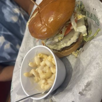 Beef 'O' Brady's - O'Brady burger with side of Mac & cheese - American Near Me - Oviedo, Florida