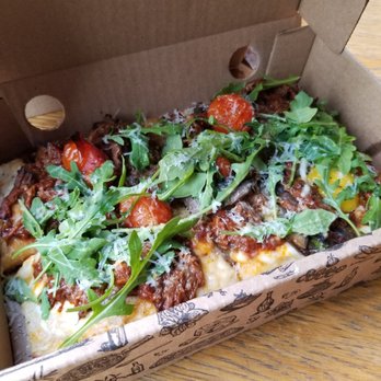 Tosto Quickfire Pizza Pasta - Braised Beef Pizza - Pizza Near Me - Toronto, Ontario Tosto Quickfire Pizza Pasta - Braised Beef Pizza - Pizza Near Me - Toronto, Ontario