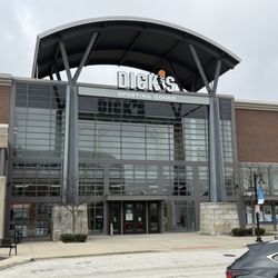 DICK'S Sporting Goods - Storefront
