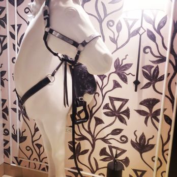 Hotel Amarano Burbank-Hollywood - Horse coming out of the wall. - Hotels Near Me - Burbank, California