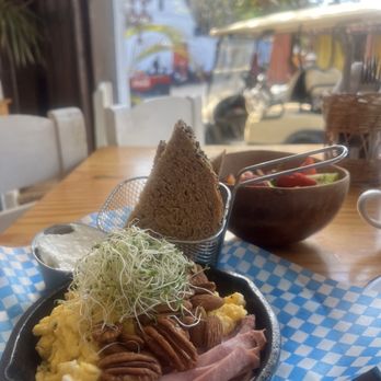 Oh My Brunch - Combo acia bowl w American breakfast - Breakfast & Brunch Near Me Oh My Brunch - Combo acia bowl w American breakfast - Breakfast & Brunch Near Me