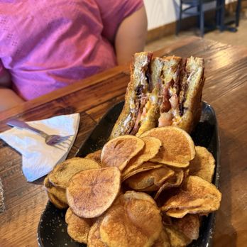 Snookies Craft Kitchen - Adult grilled cheese with fresh made chips! - Breakfast & Brunch Near Me - Scotland, Texas Snookies Craft Kitchen - Adult grilled cheese with fresh made chips! - Breakfast & Brunch Near Me - Scotland, Texas