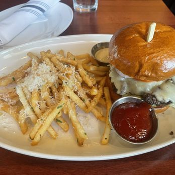 Napkins  - Cheeseburger with Parmesan Garlic fries - New American Near Me - Napa, California