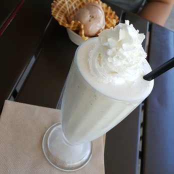 Long Beach Creamery - Black Ring Coffee Shake - Ice Cream & Frozen Yogurt Near Me - Long Beach, California