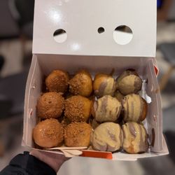 Mr. Puffs - 12 Puffs (~$10 CAD): with Reese's & Chocolate and Speculoos