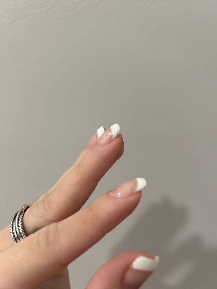 LV Nail Spa Logo