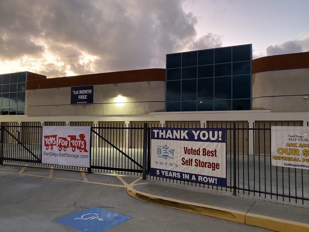 Eastlake Smart Self Storage Dandk Organizer