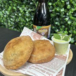 Los Panas Venezuelan Food - Pasteles