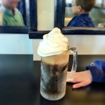Mikie's - Giant Root Beer Float! - Burgers Near Me - Everett, Washington