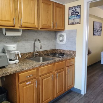 Acacia Beachfront Resort - Hotels Near Me - Wildwood Crest, New Jersey