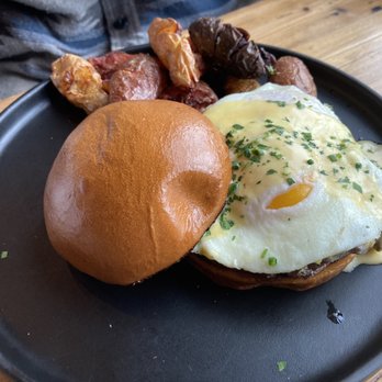 Oak Wood Fire Kitchen - Egg and steak sandwich - Pizza Near Me - Draper, Utah Oak Wood Fire Kitchen - Egg and steak sandwich - Pizza Near Me - Draper, Utah