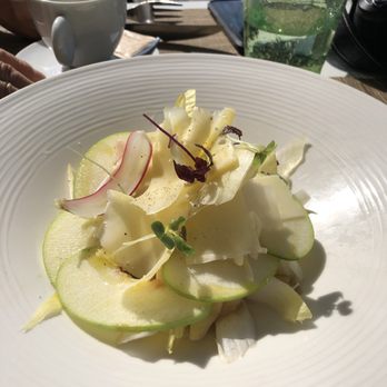 Le Tilleul Menthe - Sliced green apples and endive salad - French Near Me - Champniers, 06 Le Tilleul Menthe - Sliced green apples and endive salad - French Near Me - Champniers, 06