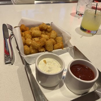 Gordon Ramsay Burger Las Vegas - Tator tots - Burgers Near Me - Las Vegas, Nevada Gordon Ramsay Burger Las Vegas - Tator tots - Burgers Near Me - Las Vegas, Nevada