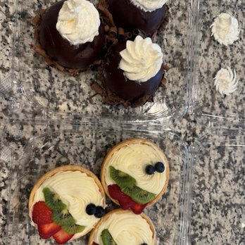 Kneaders Bakery & Cafe - Chocolate dome and Fruit tart - Bakeries Near Me - Glendale, Arizona Kneaders Bakery & Cafe - Chocolate dome and Fruit tart - Bakeries Near Me - Glendale, Arizona