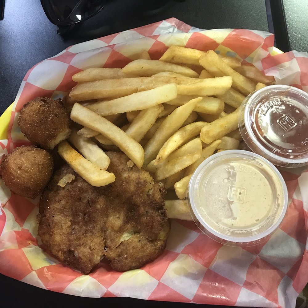 Bubba’s Shrimp Shack - Crab cake basket - Seafood Near Me - York, Virginia