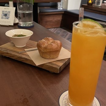 Senia - Boring drink, Parker ROLLS appetizer - Cocktail Bars Near Me - Honolulu, Hawaii