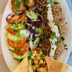 Razan's Organic Kitchen - Falafel plate
