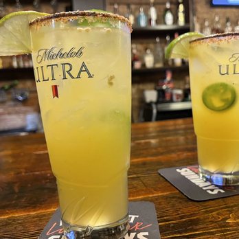 Smoke Bourbon and BBQ - two margaritas on a bar - Cocktail Bars Near Me - Columbus, Georgia