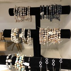 Reefs and Ranches - Pearl bracelets