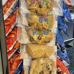 Brooklyn Pizza - I rarely splurge but ...... cookies are my kryptonite !!!